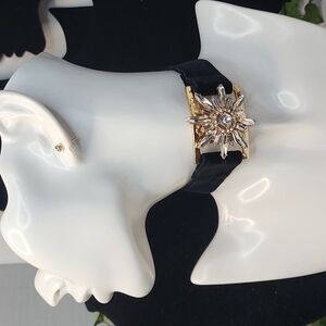 Crystal Starburst on Black Velvety Ribbon Choker Necklace Earrings Set
